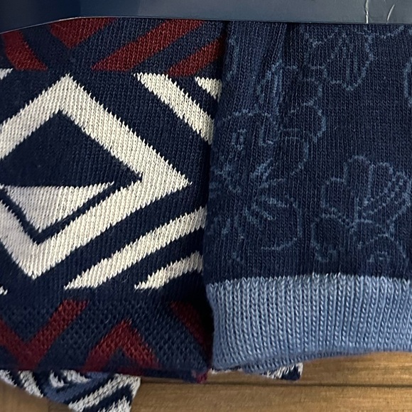 Two Blue Mountain Smooth Comfort Arch Support Crew Socks 6-Packs - Picture 7 of 8